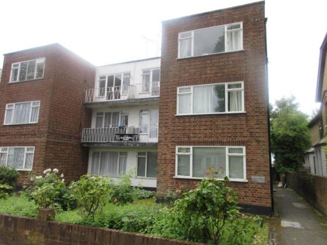 Alexandra Road, Southend On Sea 2 bed flat to rent £1,200 pcm £277 pw