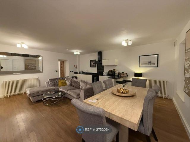 Alexandra Road, Southend On Sea SS1, 3 bed flat to rent, £2,250 pcm | PrimeLocation