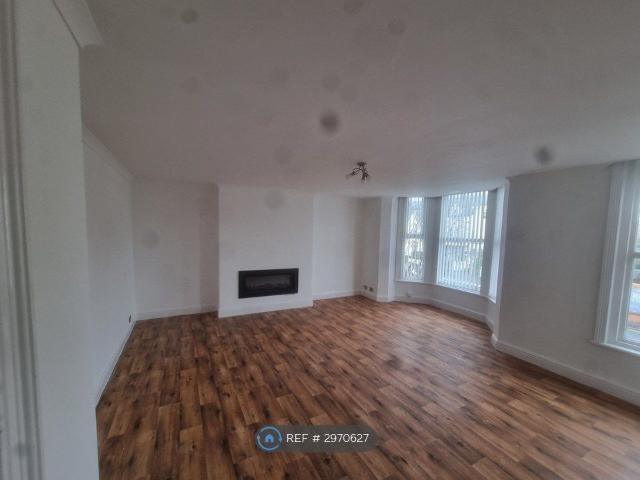 Alexandra Road, Southport PR9, 4 bed flat to rent, £1,500 pcm | PrimeLocation