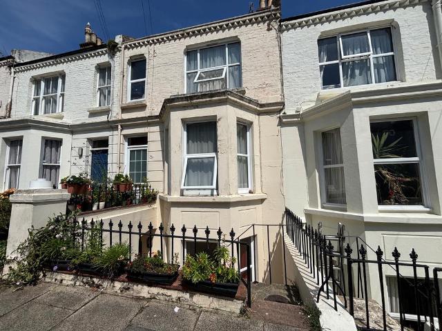 Alexandra Road, ST. LEONARDS ON SEA 1 bed apartment to rent £875 pcm £202 pw