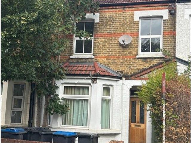 Alexandra Road, Surrey CR0, 2 bed maisonette to rent, £1,650 pcm | PrimeLocation