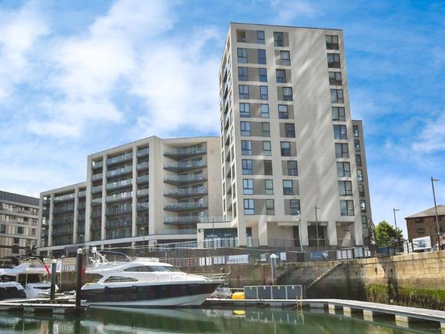 Alexandra Wharf, Maritime Walk, Ocean. 3 bed flat to rent £2,500 pcm £577 pw