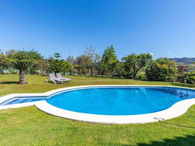 Alella. Amplitud y gran jardín 390m² Alella