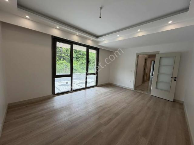 Alemdağ Mahallesi'nde Satılık 2+1 Orman Manzaralı Daire