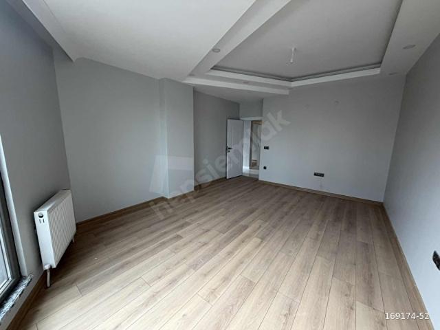 ALEMDAĞ MERKEZDE CADDE ÜZERİNDE UYGUN 3+1 DAİRE