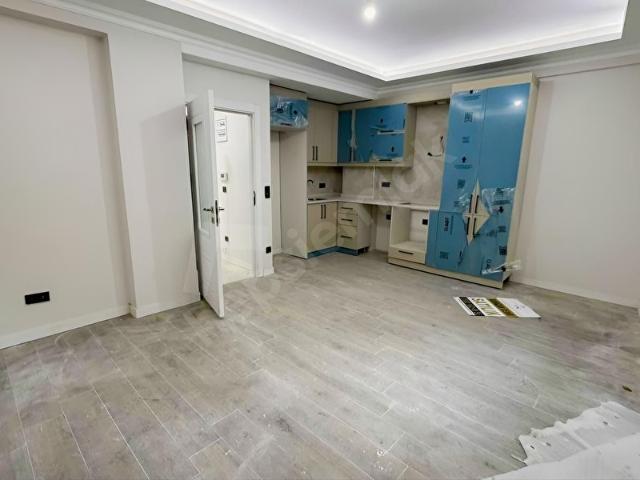 ALEMDAĞ MERKEZDE BAHÇE KULLANIMLI 2+1 DAİRE
