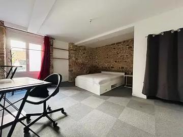 Alençon 61000 Location appartement 1 pièce t1 au dernier étage