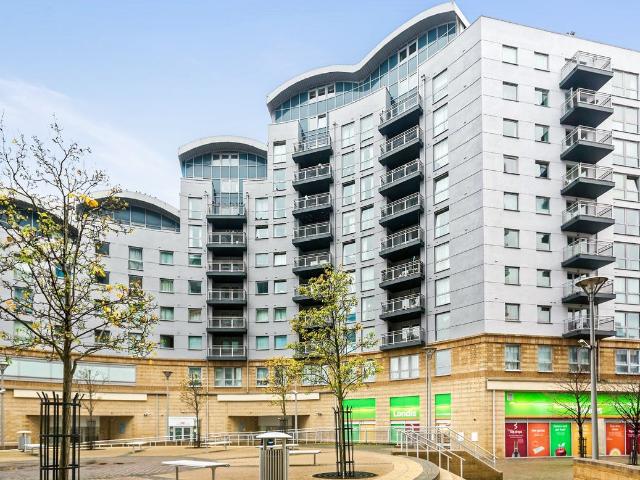 Alencon Link, Basingstoke RG21, 2 bed flat to rent, £1,300 pcm | PrimeLocation