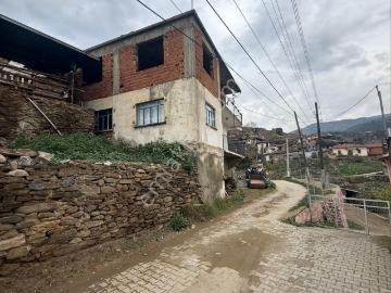 Alenz Gayrimenkulden Satılık Müstakil Köy Evi