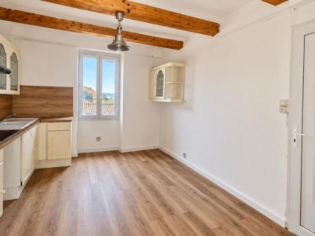 ALÈS T3 DUPLEX AVEC TERRASSE 590 + 20 DE CHARGES
