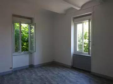 Alès 30100 Location appartement 3 pièces t3 au dernier étage