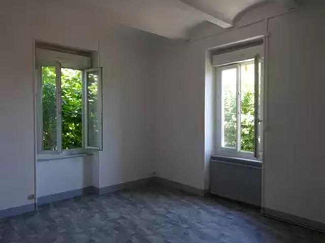 Alès 30100 Location appartement 3 pièces t3 au dernier étage