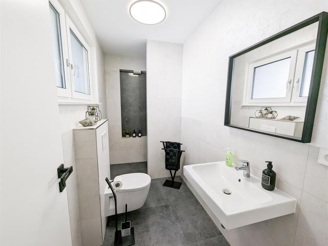 ALFA Stuttgart 1 bed room Kitchenette WLAN TV, Stuttgart Amsterdam Apartments for Rent