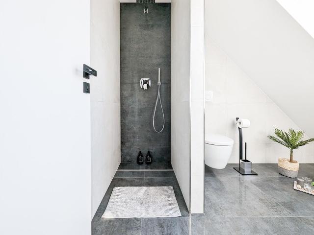 ALFA Stuttgart Studio Apartment | SmartTV WIFI | 2 Beds Kitchen Bathroom | Porsche & Bosch, Stuttgart Amsterdam Apartments for Rent