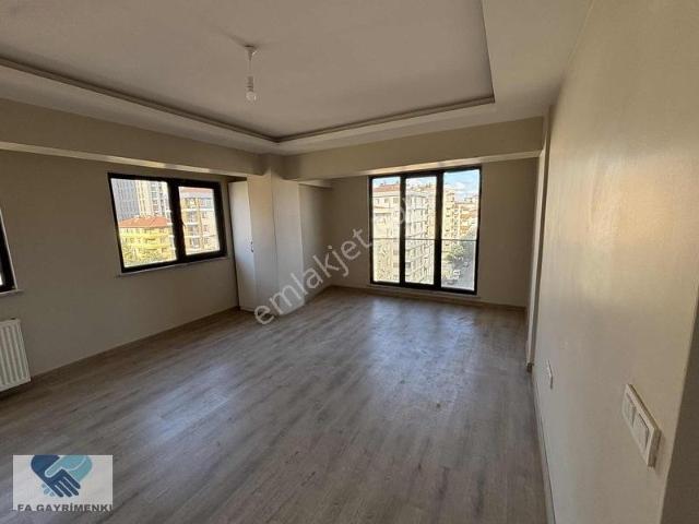 Alfa'dan Merdivenköy Dr. Erkin Cad. 3+1 Dublex Teraslı Daire