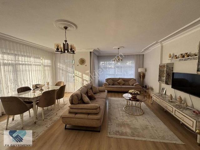 Alfa'dan Merdivenköy'de Satılık 3+1daire, 120m²hastanelere Yakın