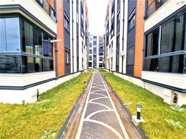 alfa'dan Akçay'da Ön Cephe Satılık Arakat Ayrı Mutfak Sıfır Ebeveyn Banyolu 2+1 Daire