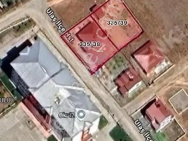 Alfin Gayrimenkulden Ulaşta Okulun Karşısı Satılı Ev Ve Arsası