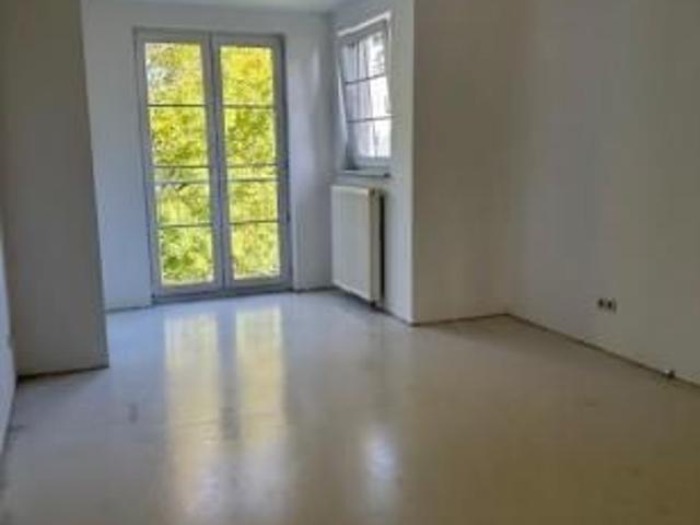 Alfons Loewe Straße 1a, 1. OG re