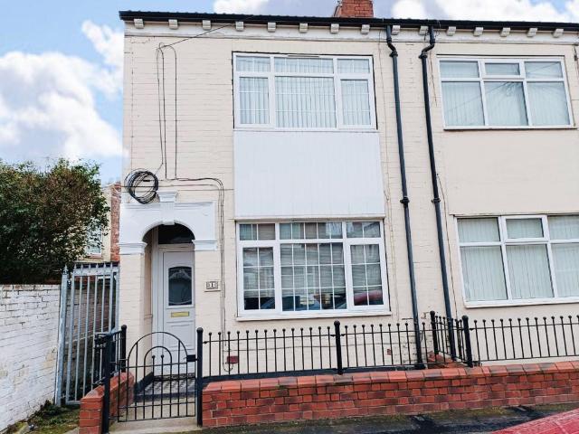 Alfonso Street, Hull, HU3 3 bed terraced house to rent £700 pcm £162 pw