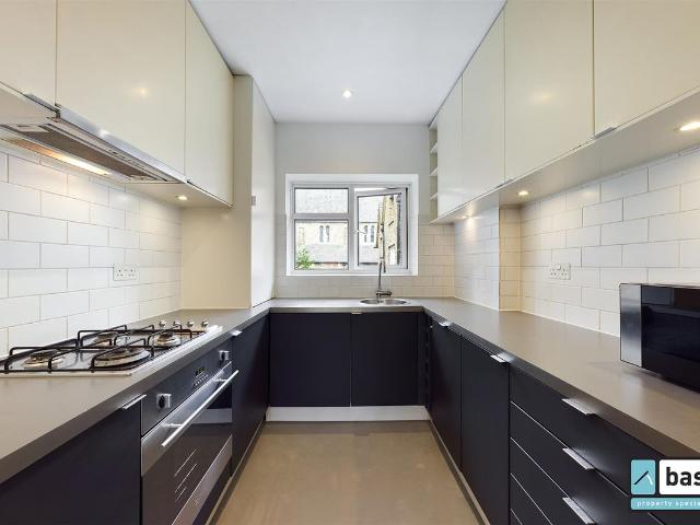Alford Court, Shepherdess Walk, Old Street N1, 2 bed flat to rent, £2,500 pcm | PrimeLocation