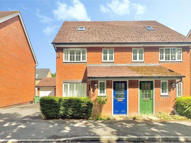 Alford Close, Sandhurst, Berkshire GU47, 4 bed semi detached house to rent, £2,200 pcm | PrimeLocation