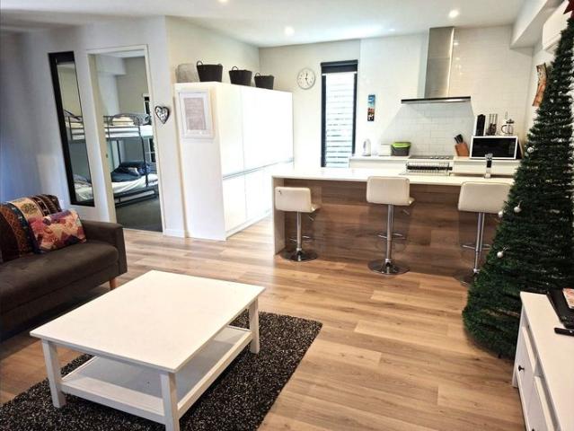 ALFREDTON: FULLY FURNISHED