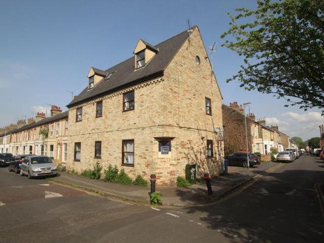 Alfred Court, St. Philips Road, Cambridge CB1, 1 bed flat to rent, £1,250 pcm | PrimeLocation