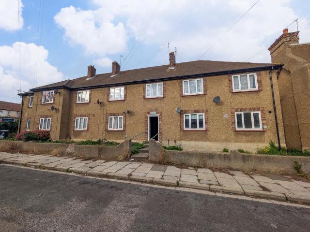 Alfred House, Alfred Road, Gravesend. 3 bed apartment to rent £1,200 pcm £277 pw