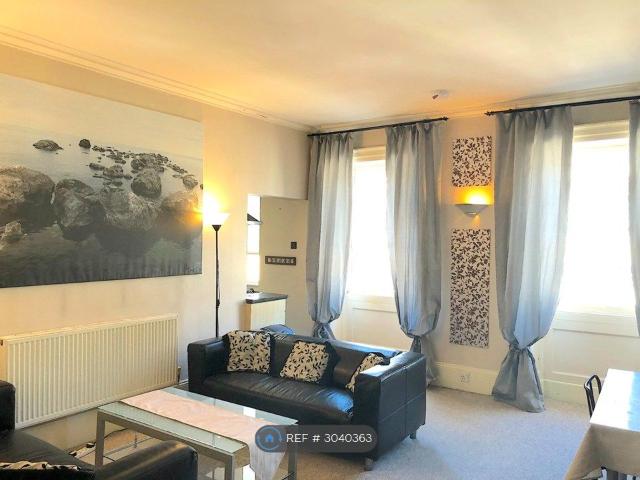 Alfred Street, Bath BA1, 2 bed flat to rent, £1,850 pcm | PrimeLocation