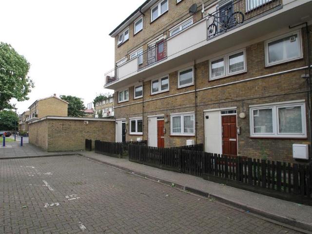 Alfred Street, London 2 bed flat to rent £1,900 pcm £438 pw