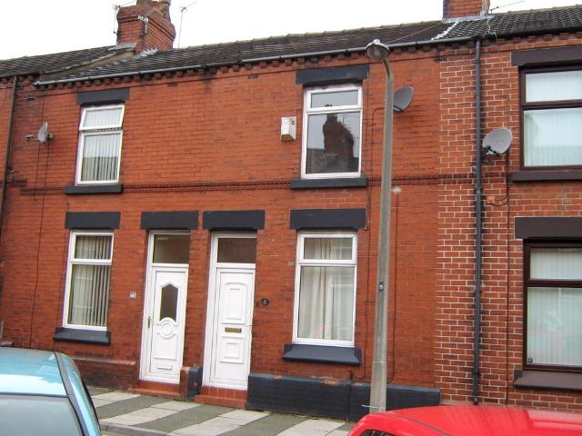 Alfred Street St Helens 2 bed terraced house to rent £750 pcm £173 pw