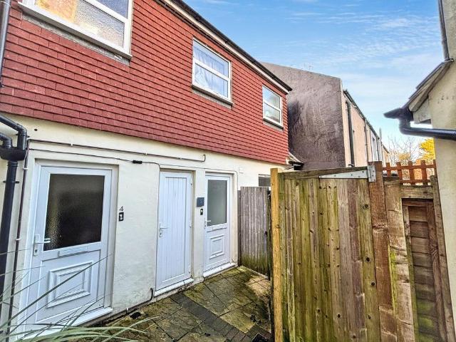 Alfred Road, Hastings, TN35 3 bed maisonette to rent £1,300 pcm £300 pw