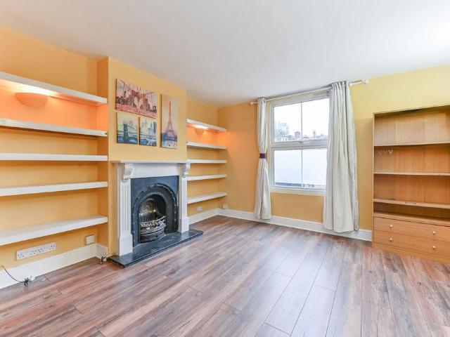 Alfred Road, Sutton, SM1 3 bed terraced house to rent £2,500 pcm £577 pw