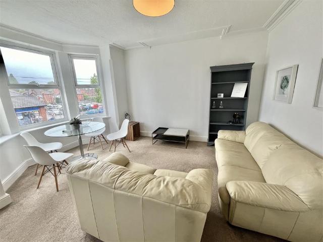 Alfreton Road, Nottingham NG7, 2 bed flat to rent, £1,100 pcm | PrimeLocation