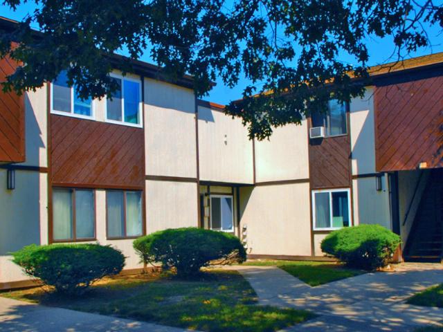 Algonac Manor 2 Bedroom Apartment for Rent at 2105 Fruit St Ofc, Algonac, MI 48001