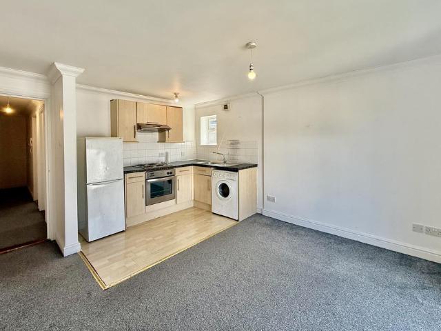 Alhambra Road, SOUTHSEA 1 bed apartment to rent £900 pcm £208 pw