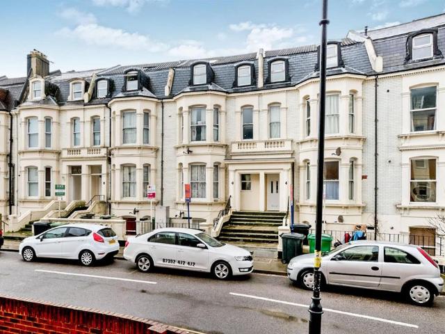 Alhambra Road, SOUTHSEA 2 bed apartment to rent £1,050 pcm £242 pw