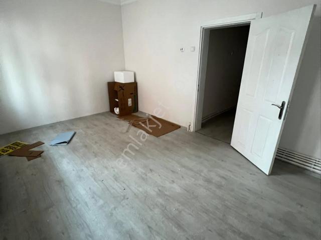 Ali Ceylan Gayrimenkulden Fatih Işıklarda Satılık2+1 Daire
