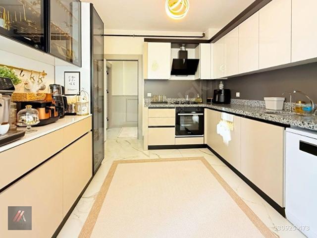 ALİ ASAF DAN AYAŞ YOLUNA 150 MT PARK KARŞISI MERKEZİ KONUM 3+1