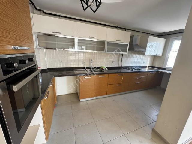 Ali Bozdoğanoğlu Bulvarı Güvenlikli Site İçerisinde 4+1 Kiralık