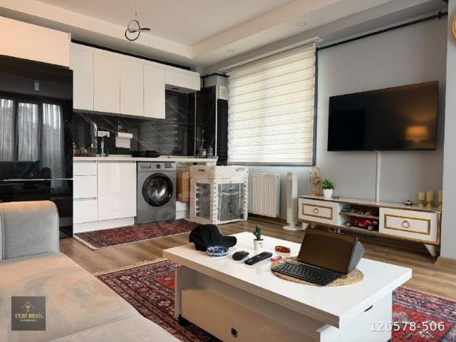 ALİBEYKÖY MERKEZE YAKIN TEMİZ FUL EŞYALI 1+1 DAİRE