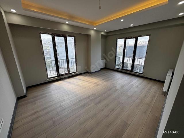 ALİBEYKÖY TRAMVAY 3 DK SIFIR SİTE İÇİ MANZARALI 7.KAT 2+1 84m2