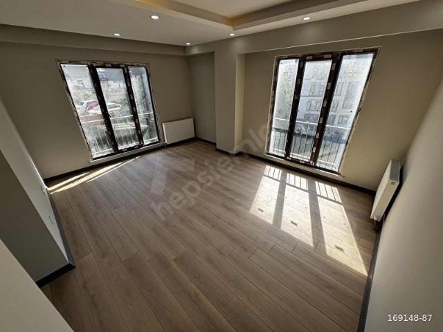 ALİBEYKÖY TRAMVAY 3 DK SIFIR SİTE İÇİ MANZARALI 7.KAT 2+1 85m2