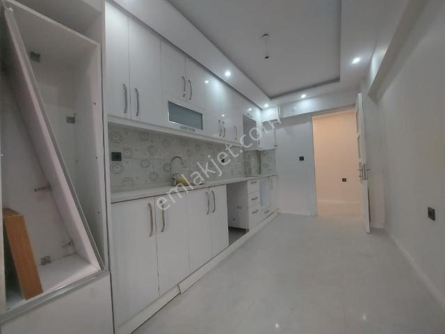 Ali Kuşçu İlköğretim Yakını Tadilatlı,ebeveynli 2+1satılık Daire