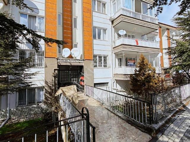 ali İhsan Paşa Mh. Sitede Kiralık 3+1 Geniş Ve Fırsat Daire