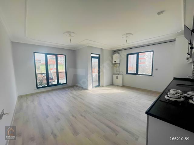 SAKIZKÖY MEYDANINDA SERVİSE MİNİBÜSE ASKERİYEYE YAKIN KİRALIK1+1