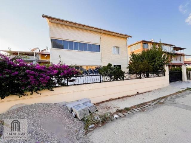 Ali Subaşı Gayrimenkulden Antalya Serik 3 Katlı Villa