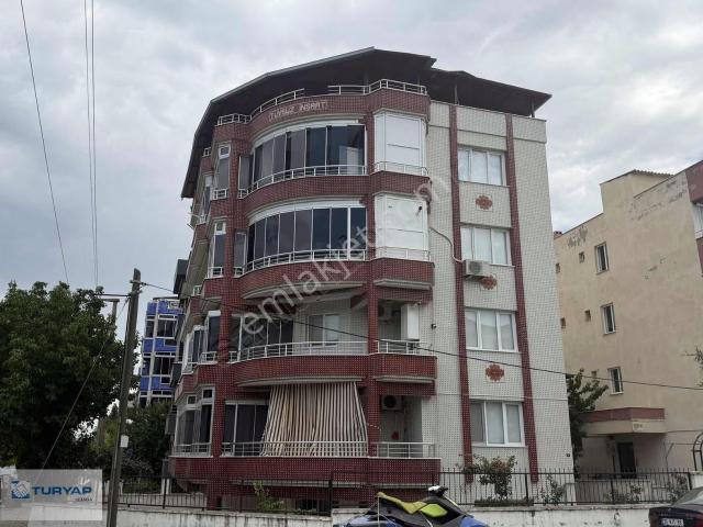 Aliağa Cumhuriyet İöo Karşısında Geniş Satılık 3+1 Daire