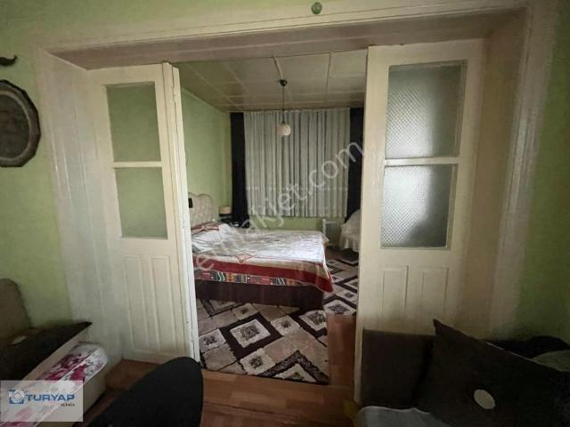 Aliağa Aşağışakranda Arsa Fiyatına Satılık Bahçeli Köy Evi